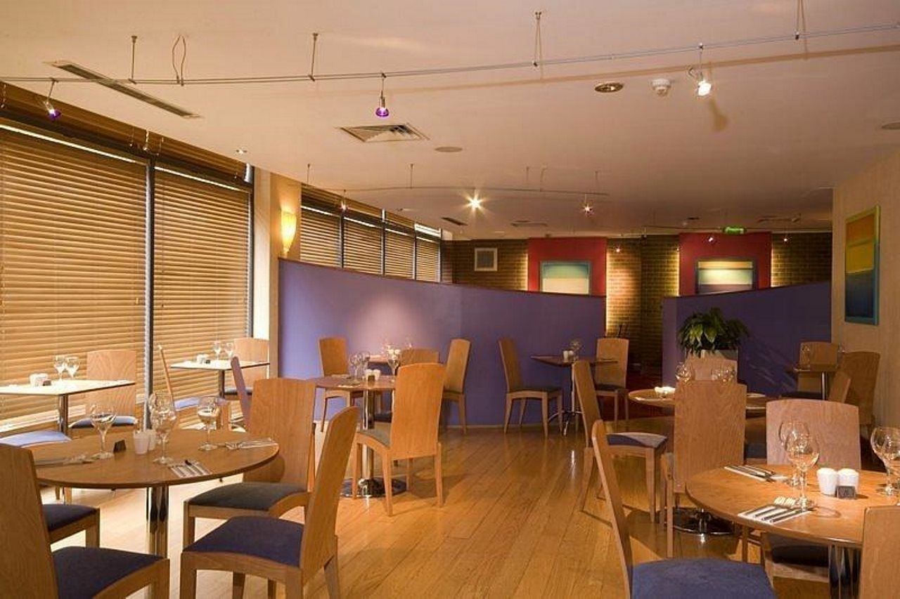 Premier Inn Edinburgh Central Exterior foto
