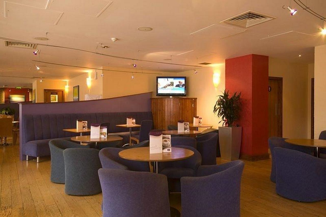 Premier Inn Edinburgh Central Exterior foto