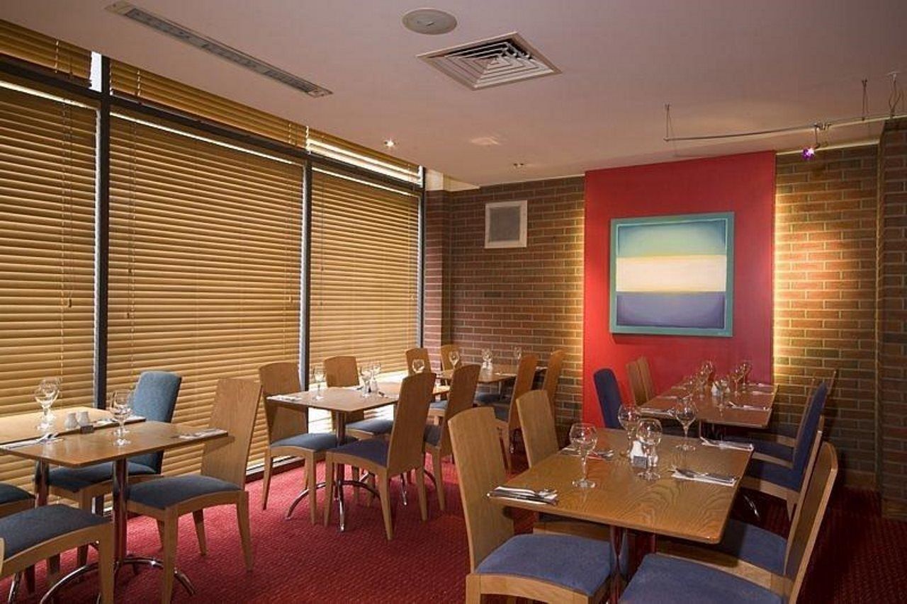 Premier Inn Edinburgh Central Exterior foto